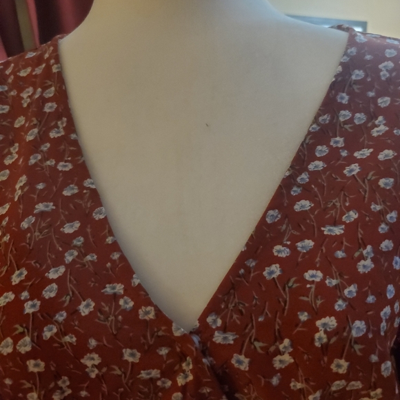 Dash outfitters high quality fall top from sm.-lrg - Picture 2 of 8